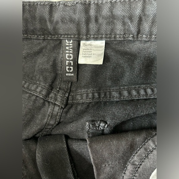 Faded black denim mini skirt with distressed hem - Picture 6 of 7